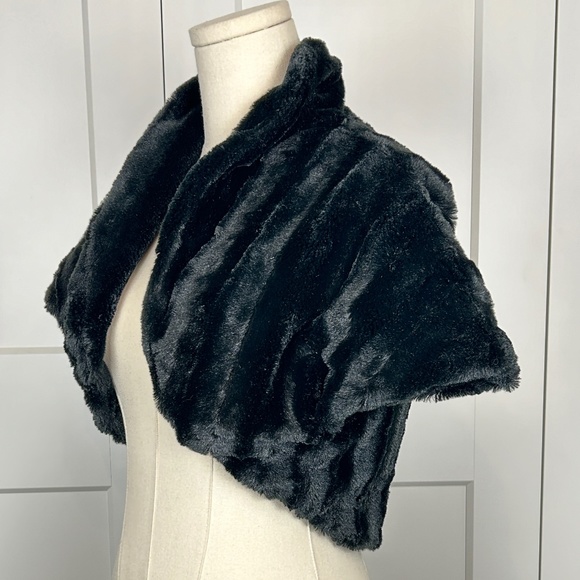 Faux Fur Bolo Shrug - Picture 1 of 7